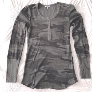 Splendid Forever Henley Camouflage Olive Branch Size S